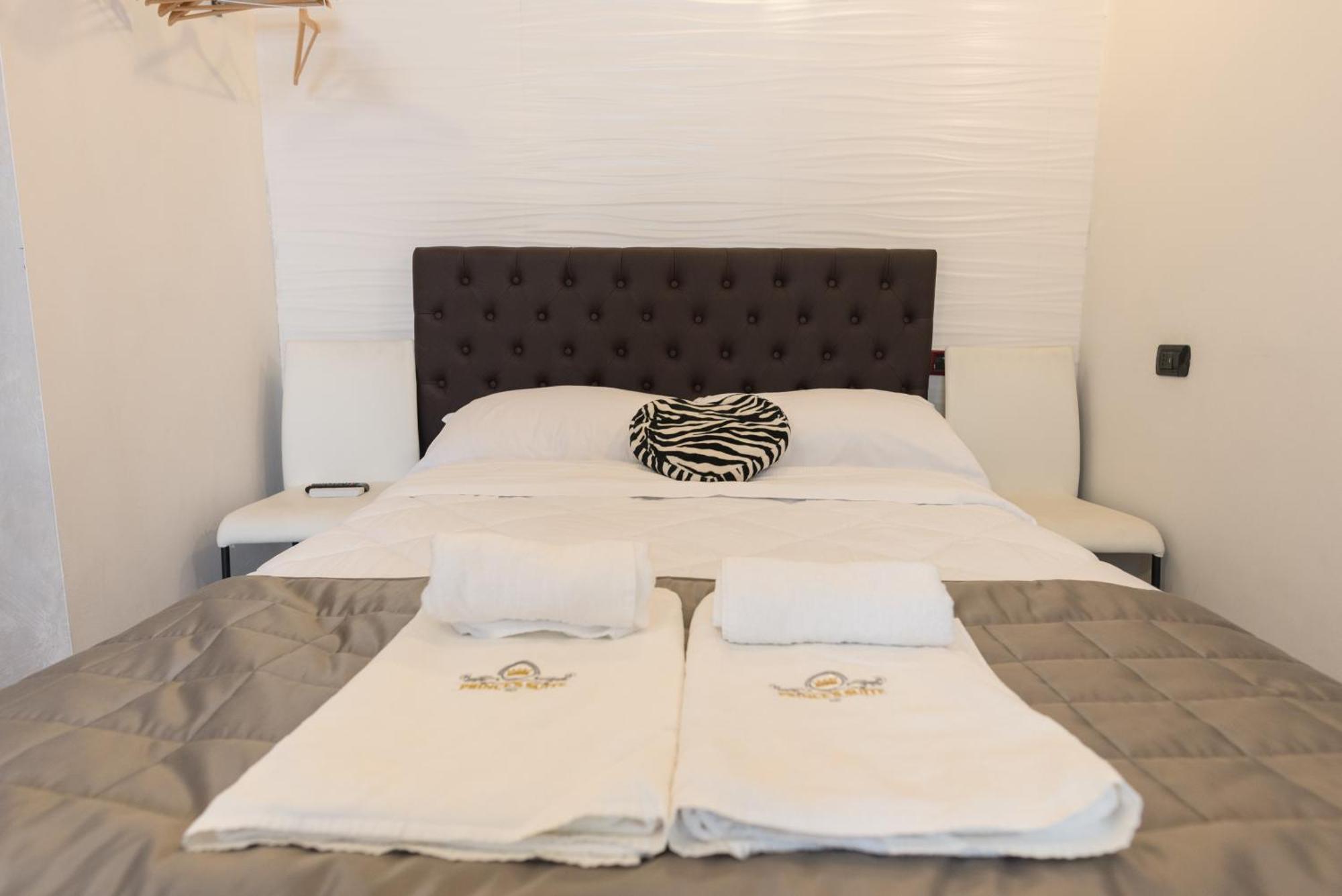 Prince'S Suite - Budget Rooms & Apt Piazza Del Popolo Рим Экстерьер фото